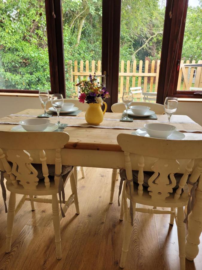 Entire 2 Bed Coach House In Peaceful Norfolk Village Pulham Exteriér fotografie