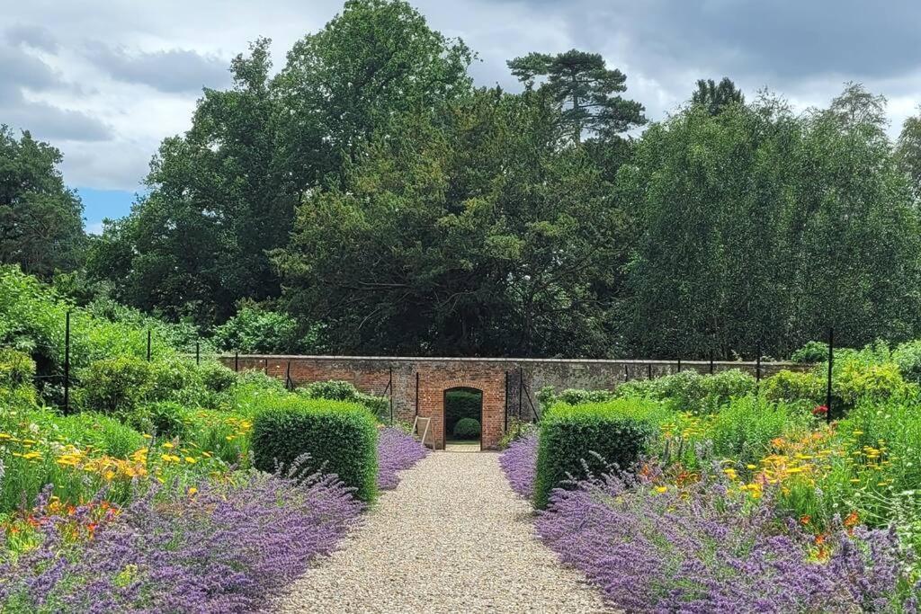 Entire 2 Bed Coach House In Peaceful Norfolk Village Pulham Exteriér fotografie